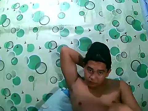 SwayingSam_19 webcam
