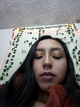 naughtygoddesss25 webcam