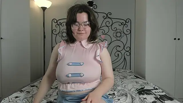 livesex online Alice Smile For Me