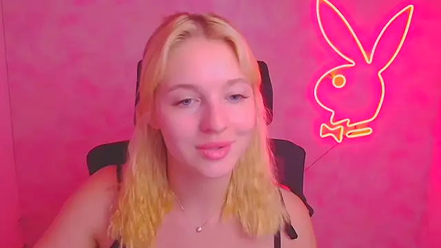 Milka_kiss_ webcam
