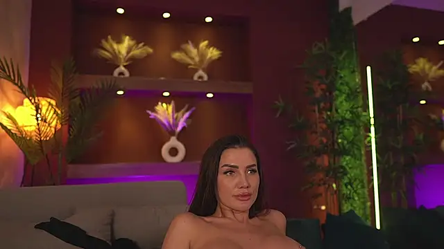 JustinneJade's Stripchat show and profile