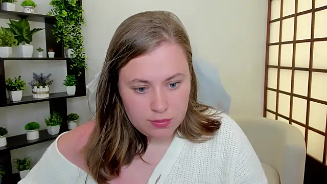 Lilly_Plump webcam