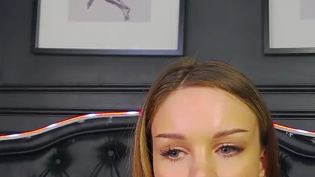 MarilynNova webcam