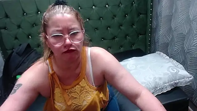 Paulamilf webcam