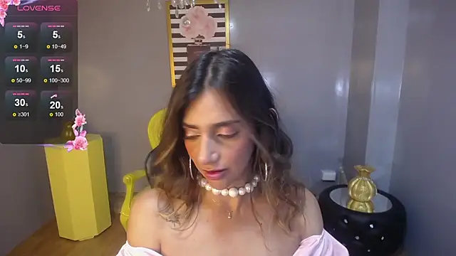 agatha_brooks_t webcam