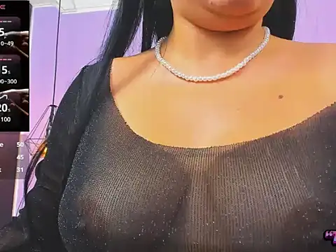 Victoria_Beckers webcam