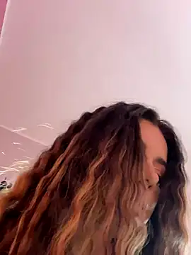 LaraAnneGrey webcam