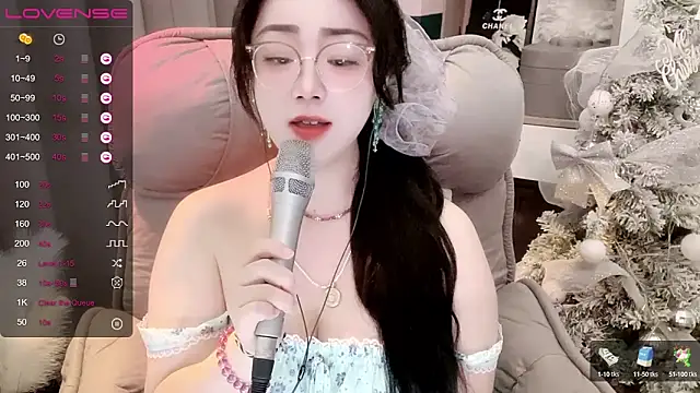 Monica-888 webcam