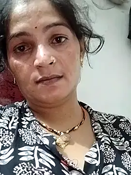 chhaya hot
