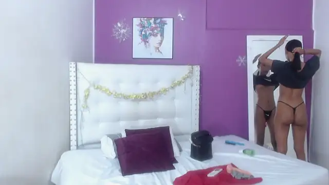 live chat Tiny Sarah1