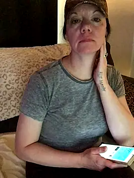 SidneyRaee webcam