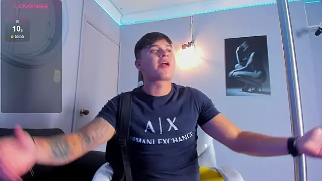 Cristopher_strong webcam