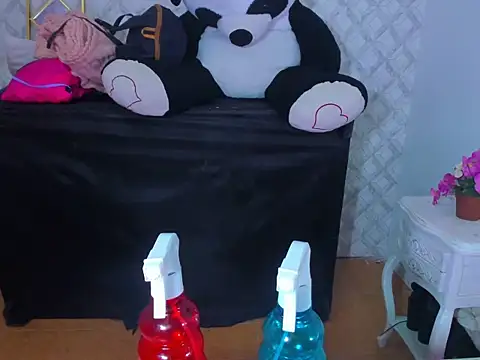 LlittleBicth webcam