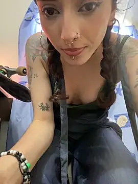 LiliJones_ webcam