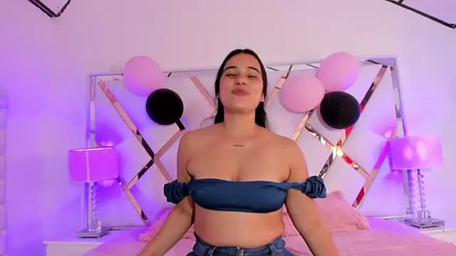 naughtysara20 webcam
