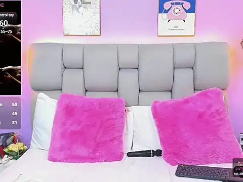 Victoria_Beckers webcam
