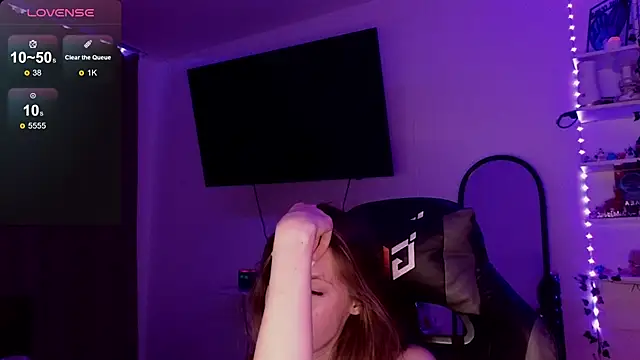 candy_flosse (F teen) - show pussy<3