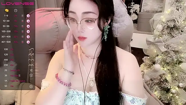 Monica-888 webcam