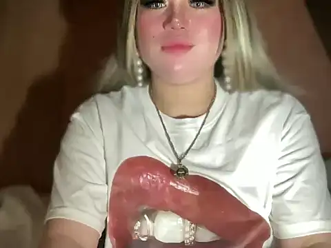 Naughtyrosecum webcam
