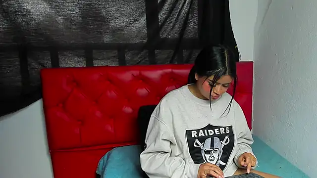 hillaryy19 webcam