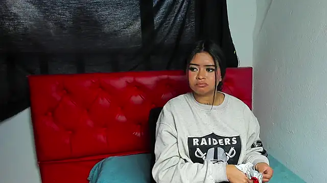 hillaryy19 webcam