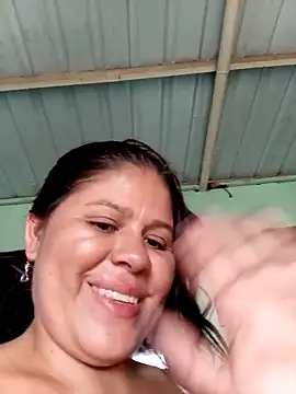 hotmom33 webcam