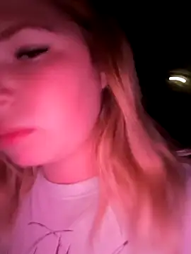 Zuli_Kiska webcam