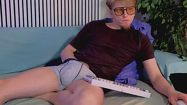 Saint_Vicious webcam