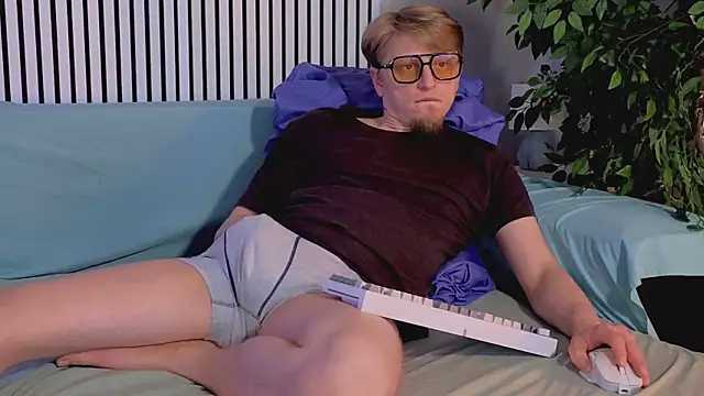 Saint_Vicious webcam