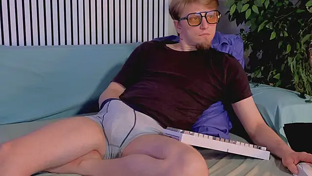 Saint_Vicious webcam
