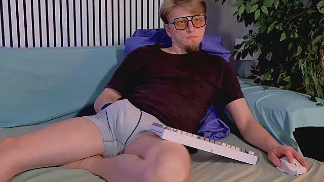 Saint_Vicious webcam