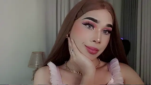 LuxuriousNikkixxx webcam