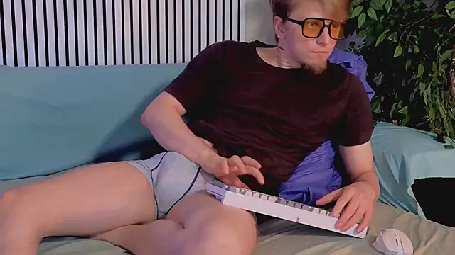 Saint_Vicious webcam