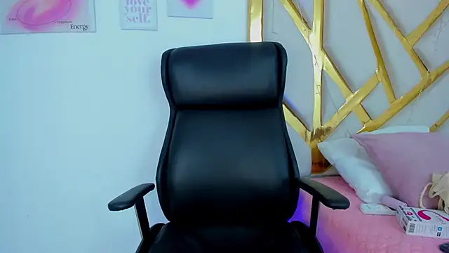 ChloeHarper_ webcam