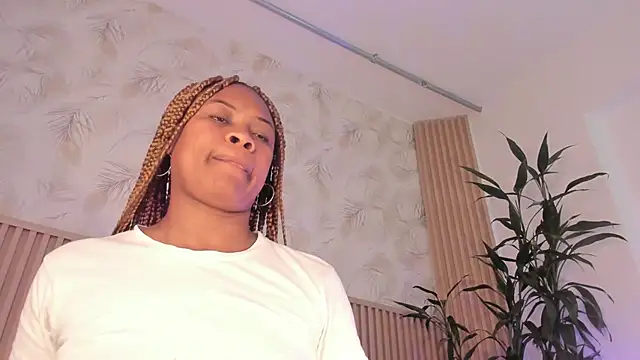 ebony_hot1