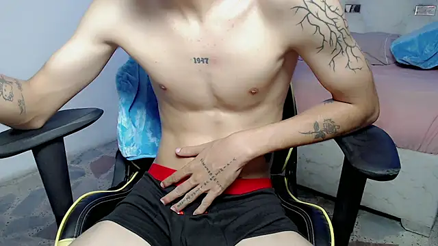kris_cuervo - Kris_cuervo's free webcam - UK Sex Cams