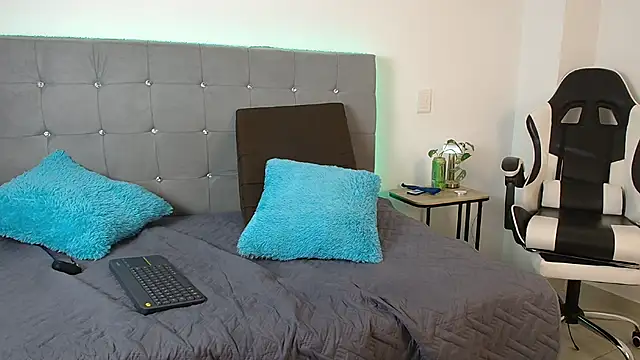 jojo_frog webcam