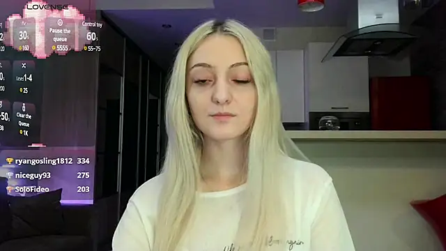 white_liillyy webcam