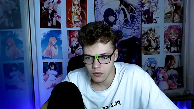 lucas_long_ (M twink) - say i love you into the microphone