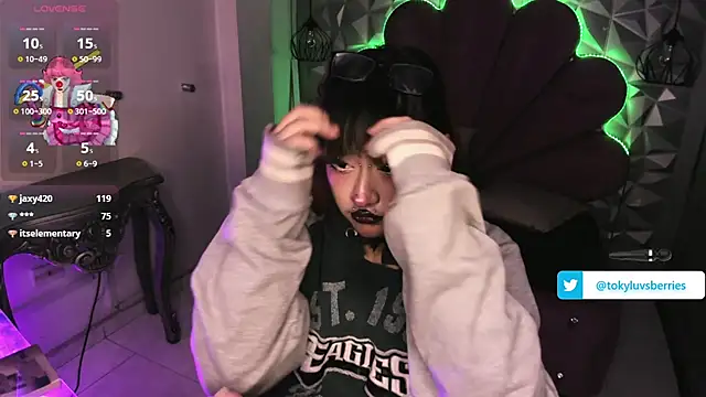 toky_doll webcam