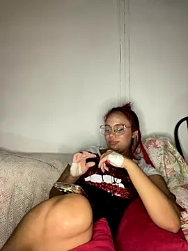 MelissaAGT webcam
