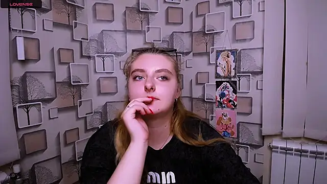 DanaTiipls_ webcam