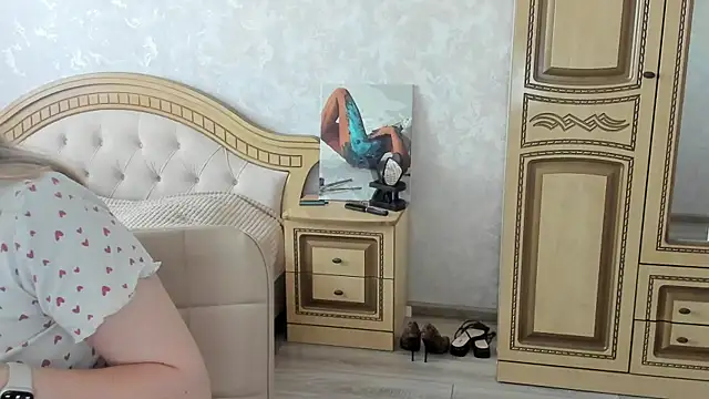 Mia_shy1 webcam