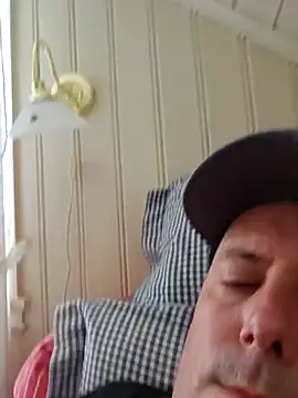 HeteroHotGuy1 webcam