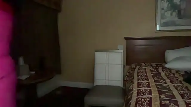 Isabella-tw webcam