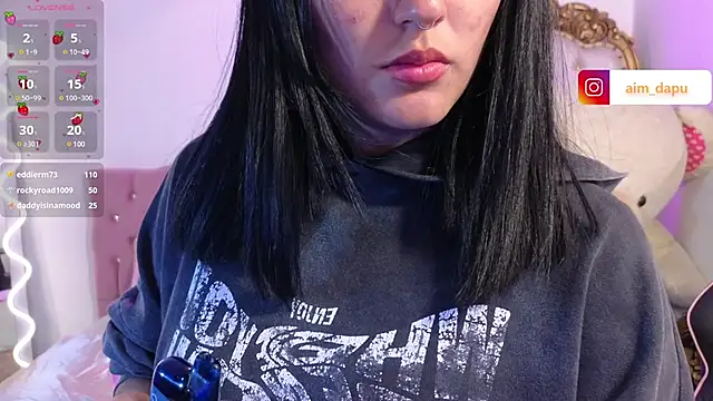 LUDO_KITTY_TAY webcam