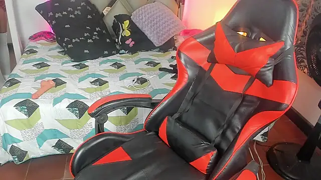 EmmaSweetCol webcam