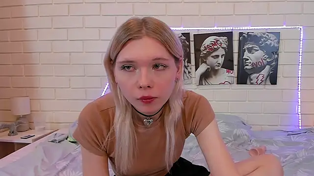  Blondy_Fina chat room
