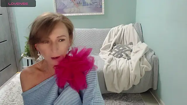 HornyMilf_777 webcam