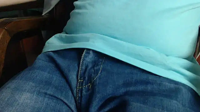 hairyandtiny webcam